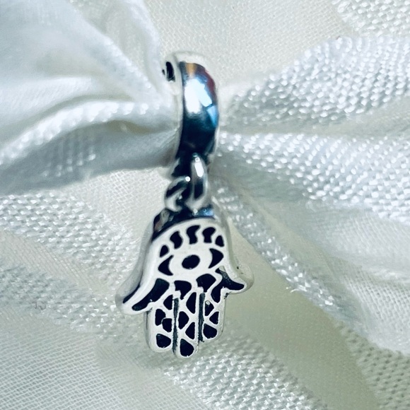 🧿 NWOT Blue Evil Eye Hamsa Hand Charm ✨ - Picture 8 of 10